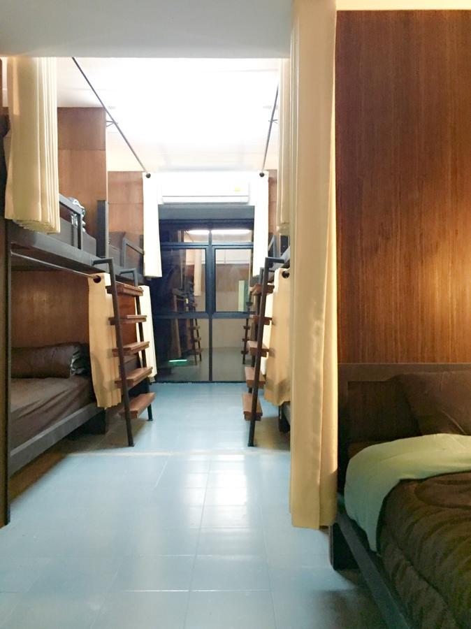 Bedtiny Hostel (Adults Only) Чіангмай Екстер'єр фото