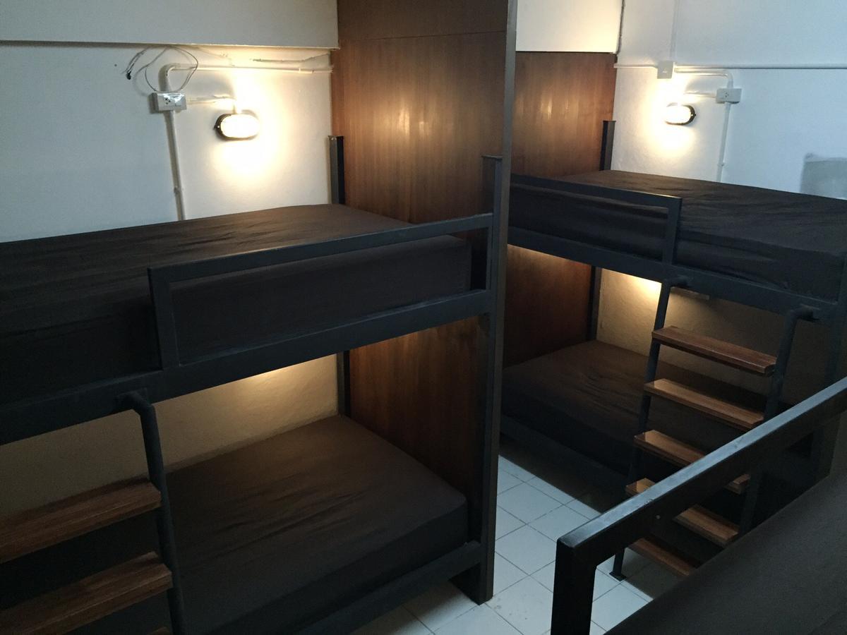 Bedtiny Hostel (Adults Only) Чіангмай Екстер'єр фото