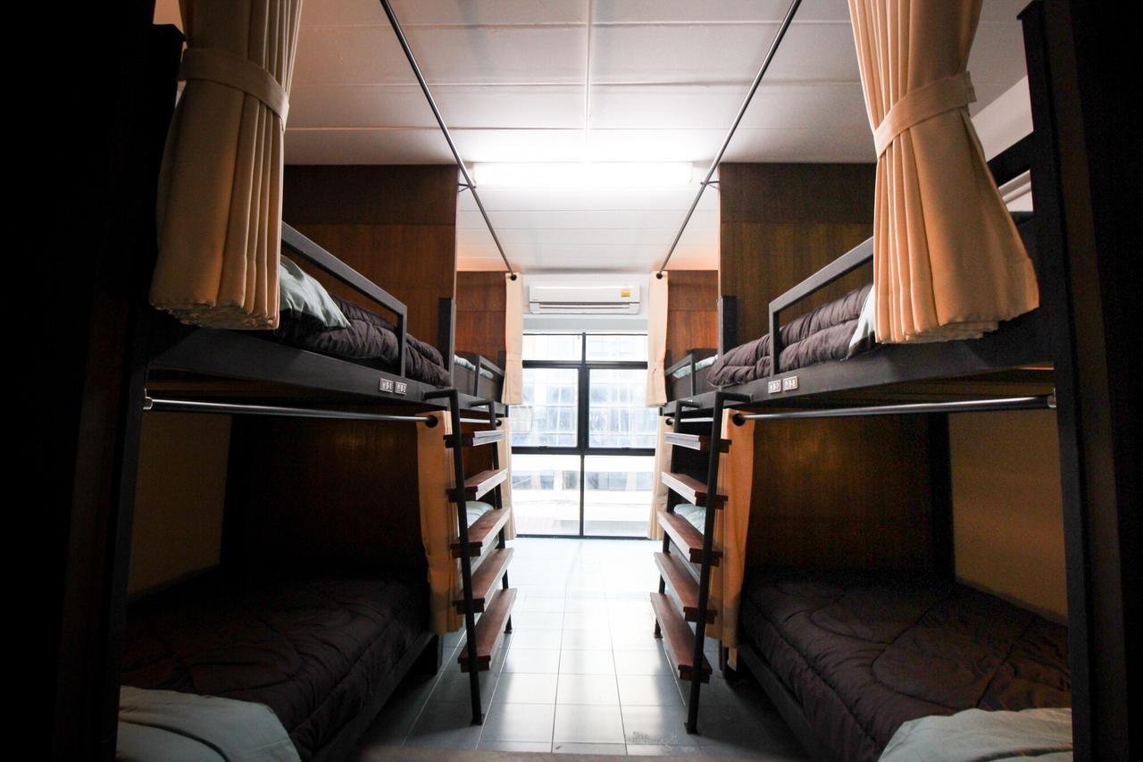 Bedtiny Hostel (Adults Only) Чіангмай Екстер'єр фото