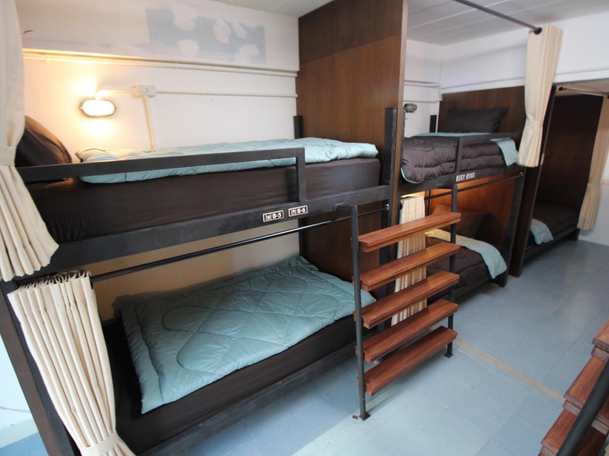 Bedtiny Hostel (Adults Only) Чіангмай Екстер'єр фото