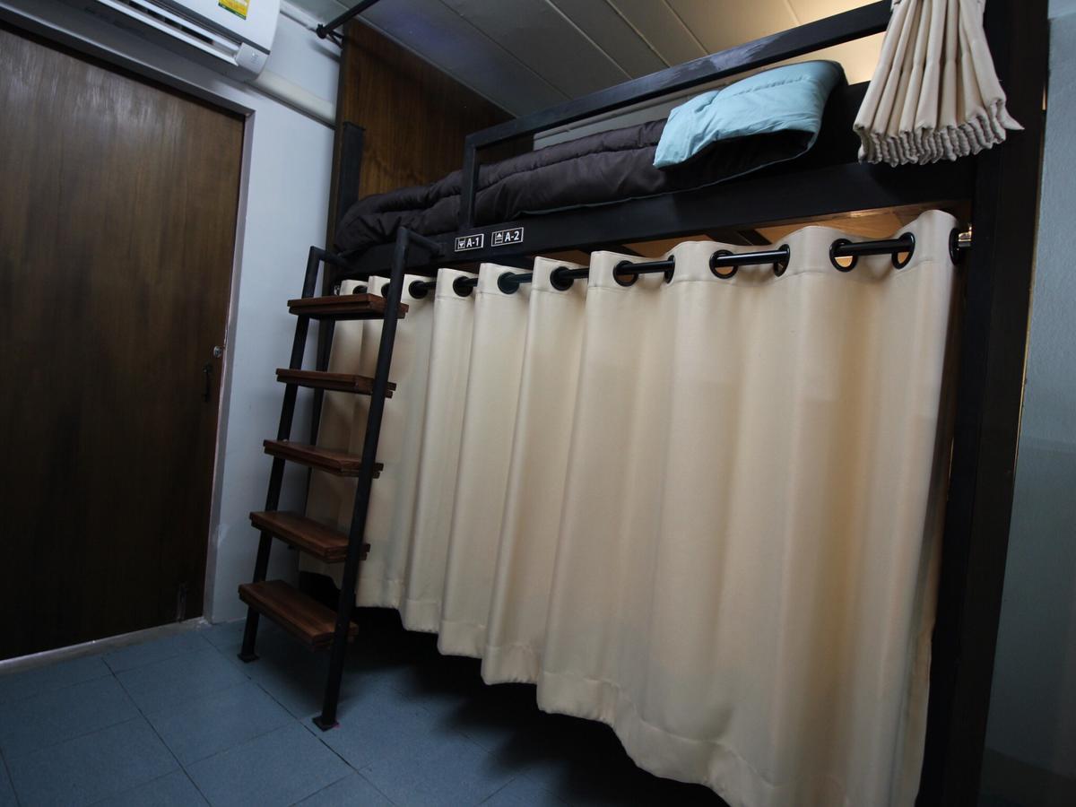 Bedtiny Hostel (Adults Only) Чіангмай Екстер'єр фото