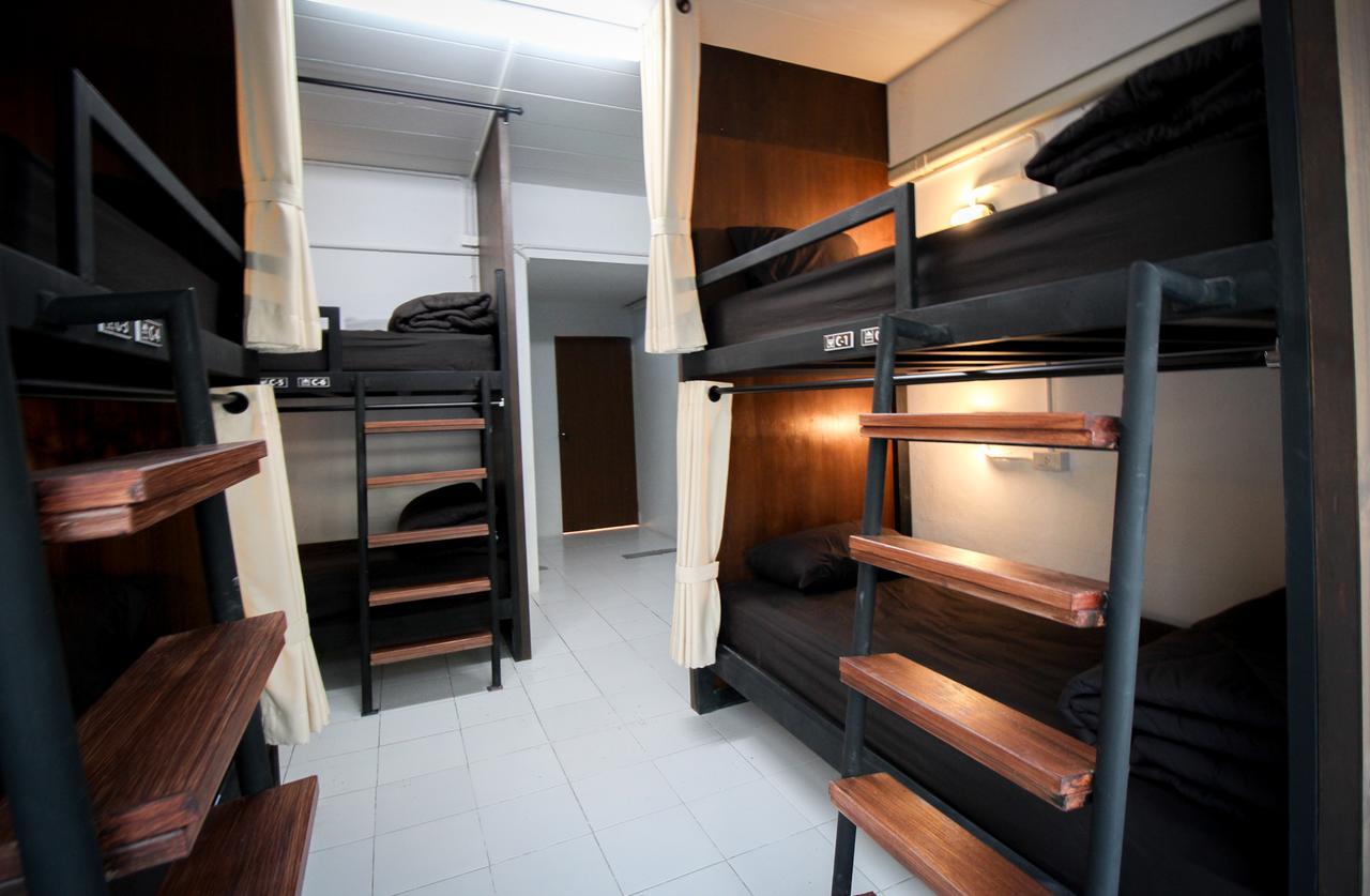 Bedtiny Hostel (Adults Only) Чіангмай Екстер'єр фото